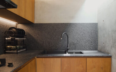 Instalasi BLANCO Silgranit Naya 8S Anthracite dalam Gaya Beton Expose